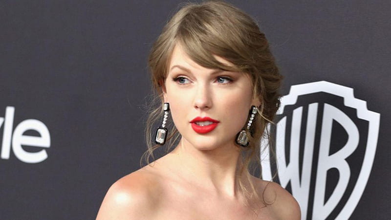 Taylor Swift Is Wearing Stone Earrings And Red Lipstick Taylor Swift, HD wallpaper