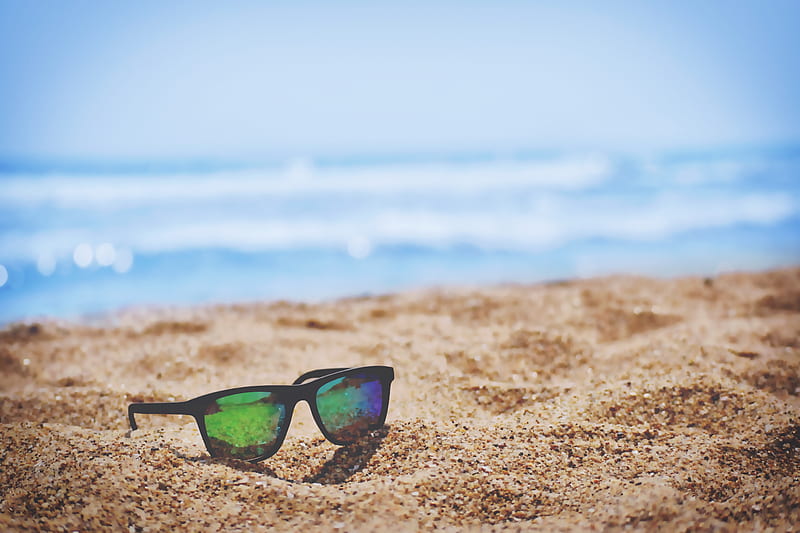wayfarer sunglasses on beach sand during daytime, HD wallpaper