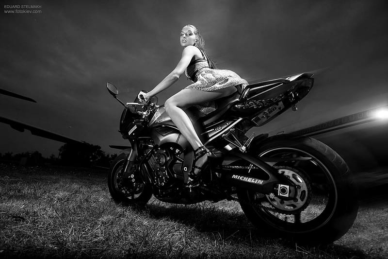 UP AND AWAY, cheeky, graphy, bw, hot, motorbike, sexy, HD wallpaper