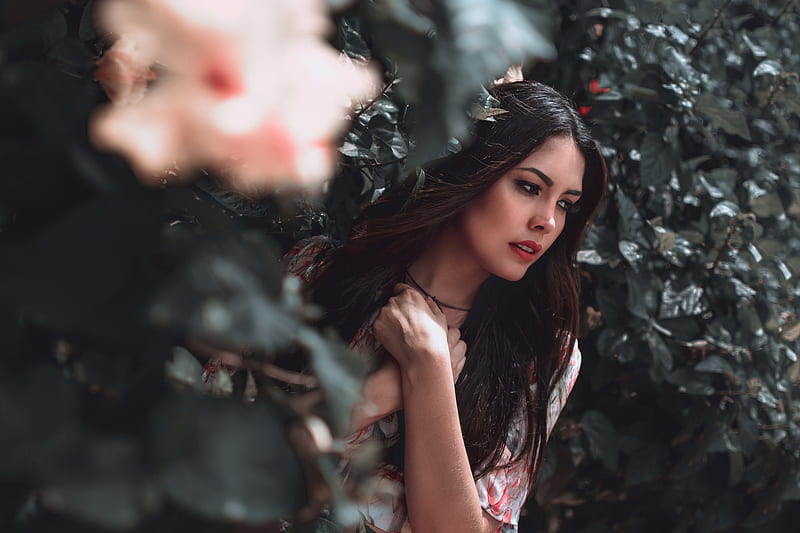 Beautiful Girl, flowers, model, woman, outdoor, HD wallpaper | Peakpx