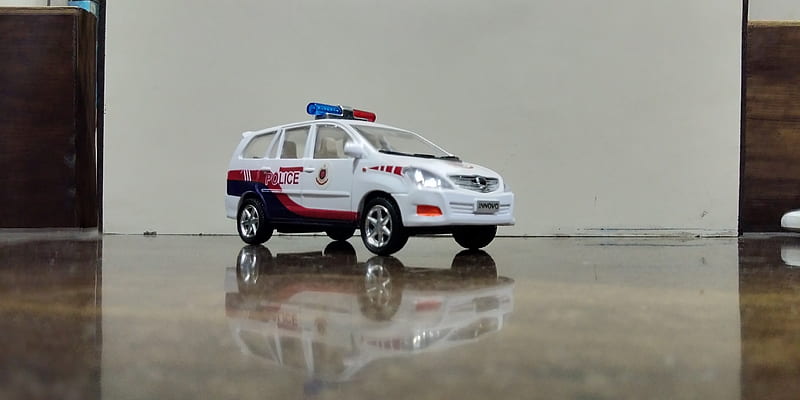 Police Toy Car, gypsy, innova, police car, toyota, HD wallpaper