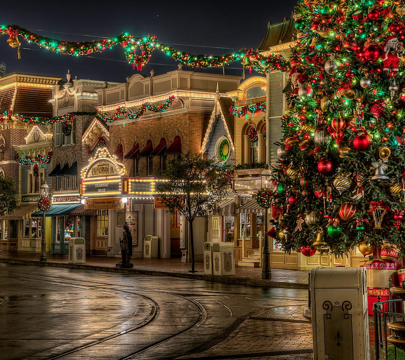 Thành phố Giáng sinh là một trong những điểm đến phổ biến trong dịp lễ Giáng sinh. Đi bộ trên con đường, ngắm nhìn sự trang trí của Disney và thỏa sức mua sắm tại những cửa hàng Giáng sinh, bạn sẽ cảm nhận được bầu không khí lễ hội ở đây. Thưởng thức bầu không khí này qua nền HD sẽ mang đến cho bạn một trải nghiệm tuyệt vời.