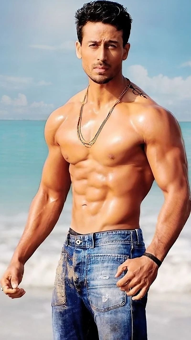 Tiger Shroff Ka, Beach Background, indian actor, tiger shroff in shirtless, HD phone wallpaper