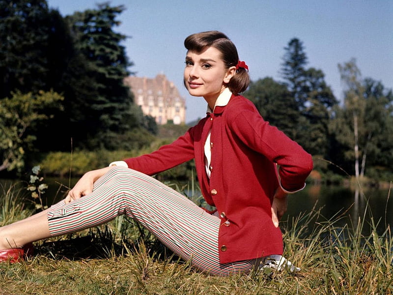 Audrey Hepburn, outside, audrey, hepburn, green, HD wallpaper