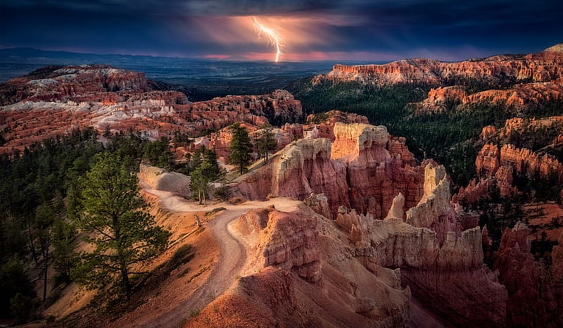 Lightning Over Bryce Canyon, reddish rocks, forest, National Park, bonito, sky, cliffs, rays, electric storm, Utah, HD wallpaper