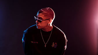 Benito Antonio Martínez Ocasio Rapper With Award Is Wearing Black Jacket  And Cap HD Bad Bunny Wallpapers, HD Wallpapers