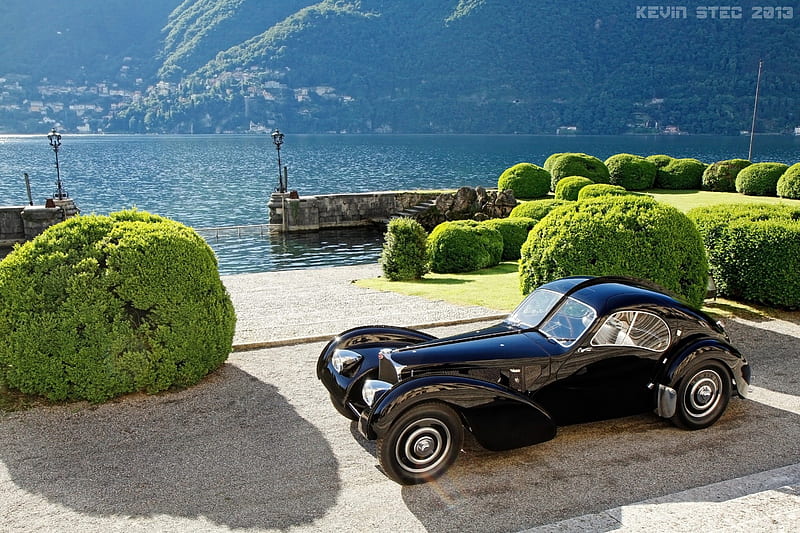 Bugatti at Lake Como, Italy, oldtimer, sun, water, plants, pier, summer, HD wallpaper