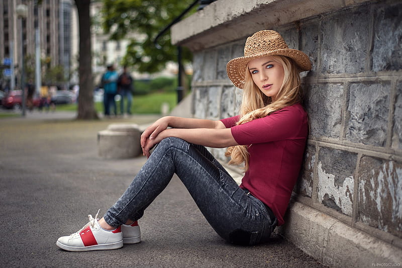 Models Eva Mikulski Model Blonde Woman Girl Hat Depth Of Field Hd Wallpaper Peakpx 0637