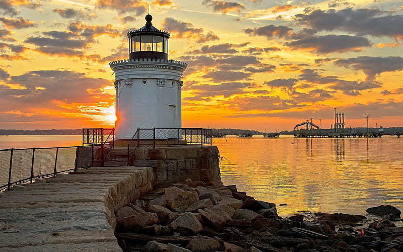 Lighthouse at Sunset, water, sunset, clouds, lighthouse, breakwater, HD wallpaper