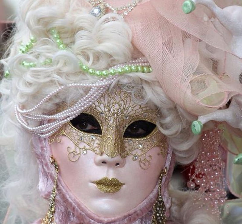 Venice Mask, lips nails eyes hair art, female trendsetters, gorgeous ...