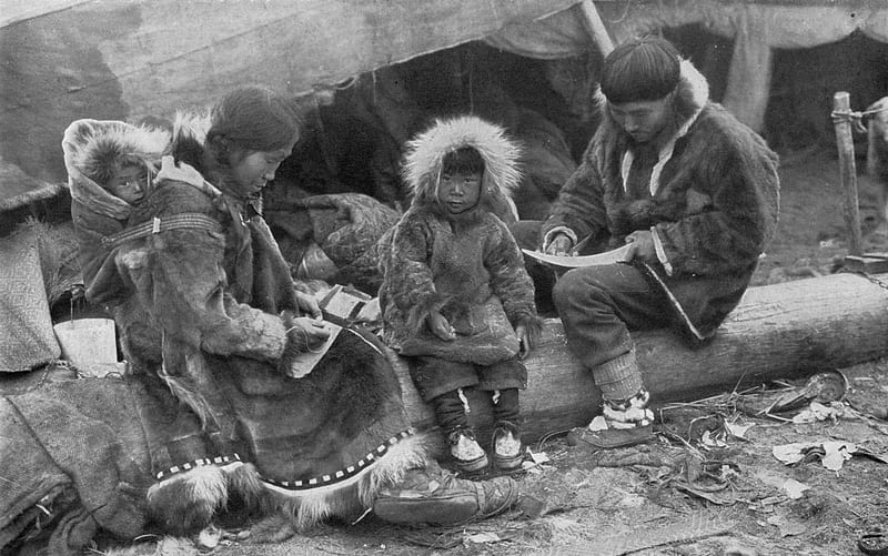 An Inuit family in Greenland, 1917, 5 000 years, Canada, Greenland, Inuit family, HD wallpaper
