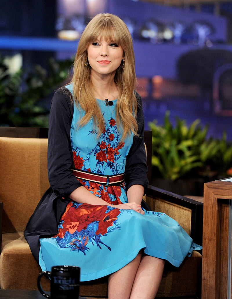 Taylor Swift, singer, women, blue eyes, blonde, sitting, HD phone wallpaper