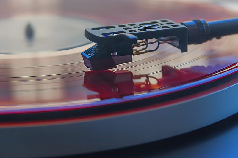 closeup graphy of vinyl record in vinyl player, HD wallpaper