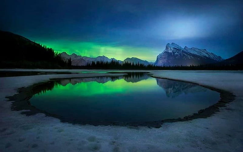 Aurora Borealis over Lake, aurora borealis, Canada, night, lake, HD wallpaper