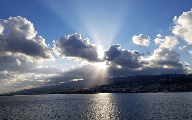 Sunbeams over Messina, sunbeams, clouds, Italy, sea, Sicily, HD wallpaper