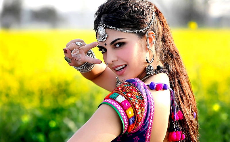 PRETTY INDIAN GIRL, Beauty, actress, makeup, Female, Jewelry, Meadow, Indian,  HD wallpaper | Peakpx