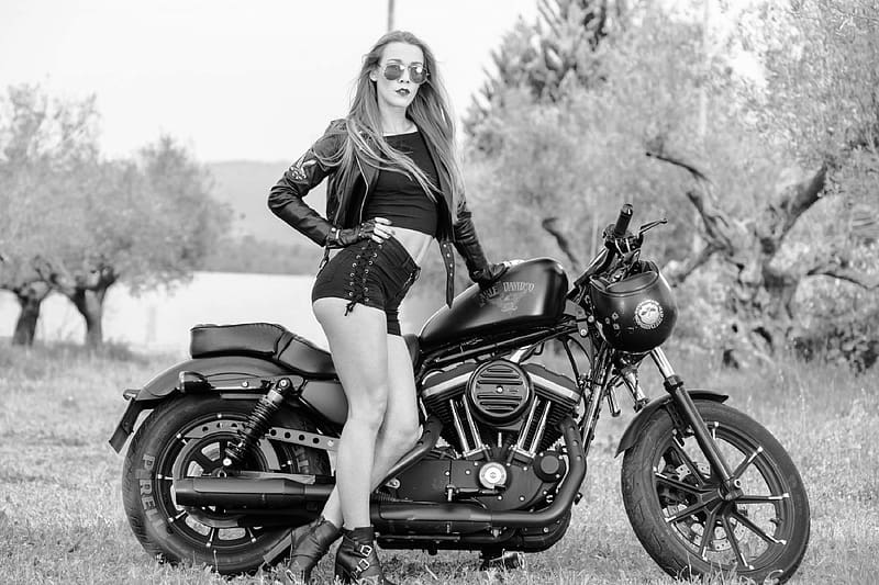 Alexis Crystal with her Harley Davidson, motorcycle, model, blonde, shorts, sunglasses, HD wallpaper