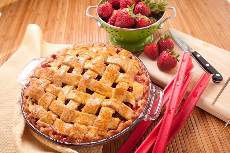 Strawberry Rhubarb Pie, strawberry, rhubarb, abstract, sweet, dessert, bakery, crust, rhubarbies, strawberries, pie, HD wallpaper