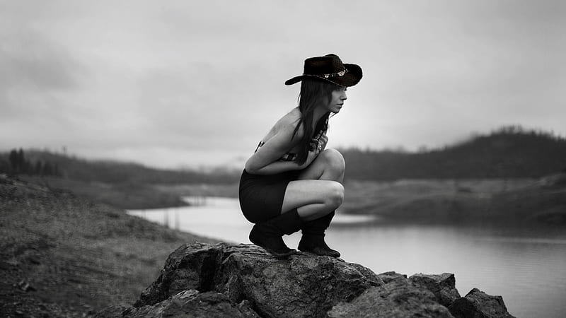 Lonely Open Space . ., hats, cowgirl, boots, ranch, women, brunettes, river, style, western, HD wallpaper