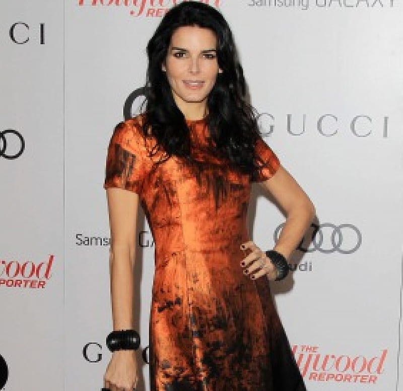 Harmon hot picture angie Angie Harmon