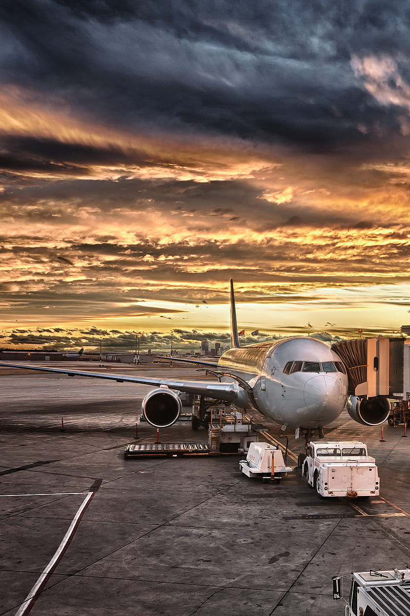 Airport Sunset, airport, clouds, cool, dusk, gold, plane, runway, sky,  sunset, HD phone wallpaper | Peakpx