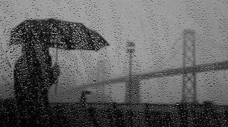 Rainy Evening, bridge, people, umbrella, walking, rain, sky, rainy, HD wallpaper