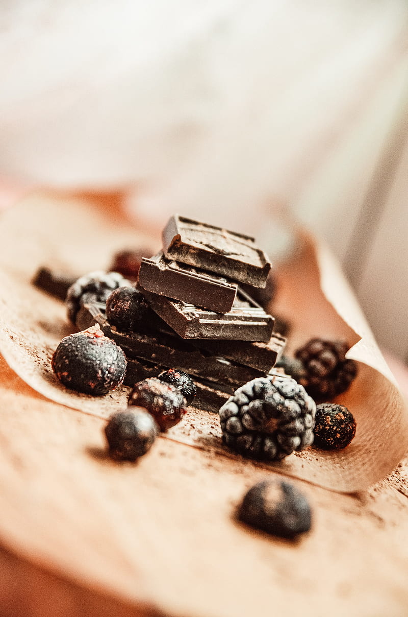 chocolate, blackberries, blueberries, berries, dessert, HD phone wallpaper