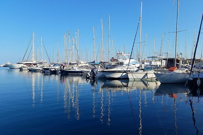 Sailboats in Marina, marina, reflection, white, blue, sailboats, HD wallpaper