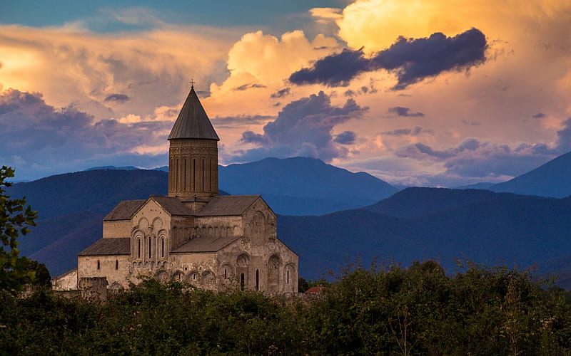 Alaverdi Monastery, Georgian Eastern Orthodox monastery, evening, sunset, mountain landscape, Kakheti, Georgia, HD wallpaper