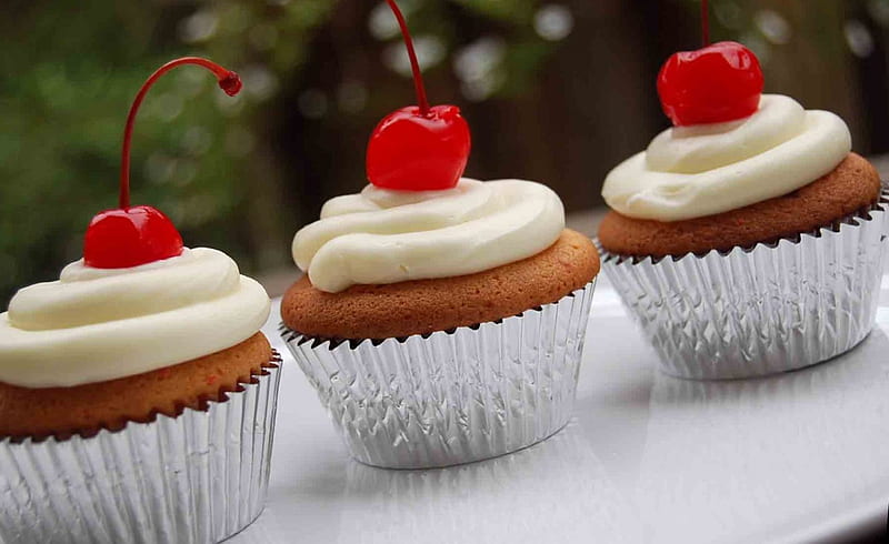 Cupcake, cake, white, cherry, HD wallpaper | Peakpx