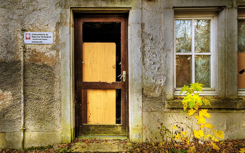 A Loney Door - Impression Abandoned Houses, HD wallpaper