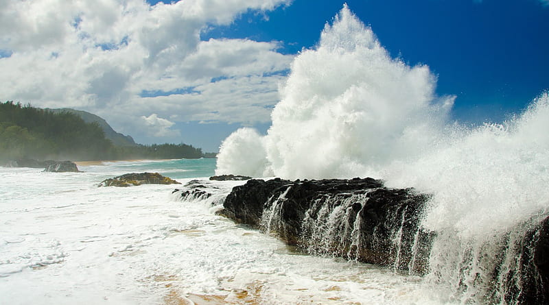 ocean waves crashing on a beach in kauai hawaii, beach, rocks, surf, waves, sea, HD wallpaper