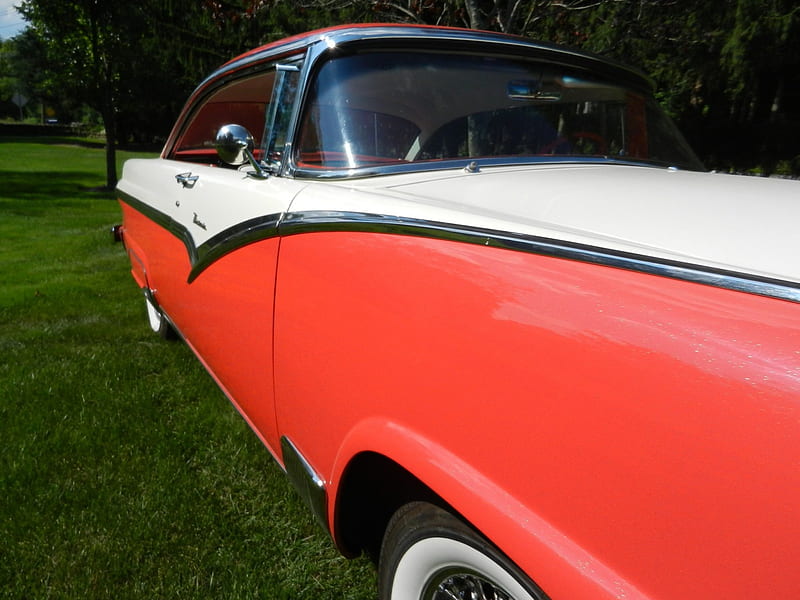 1956 Victoria Fiesta Red and Colonial White, classic car, victoria, 1956, ford, HD wallpaper