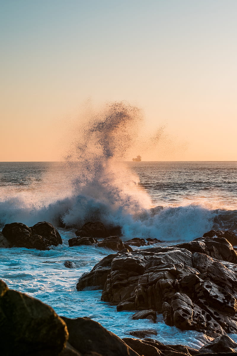 ocean waves crashing on rocks during daytime, HD phone wallpaper