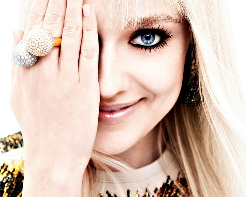 Dakota Fanning, blonde, smile, woman, girl, blue eye, actress, hand, face, white, HD wallpaper