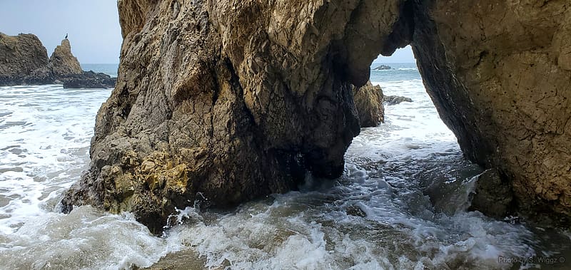 El Matador Beach, Mailbu, California, El Matador, Sea, Water, Beach, California, Cave, Rocks, Tide, Ocean, Splash, HD wallpaper