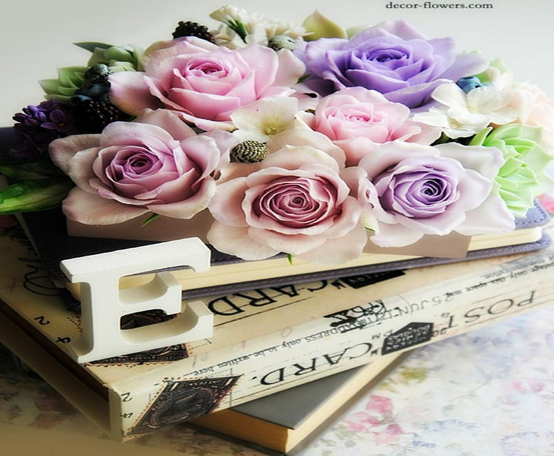 *bouquet*, table, E, books, roses, HD wallpaper