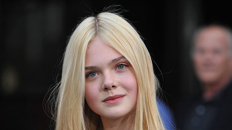 Mary Elle Fanning With Shallow Background Mary Elle Fanning, HD wallpaper