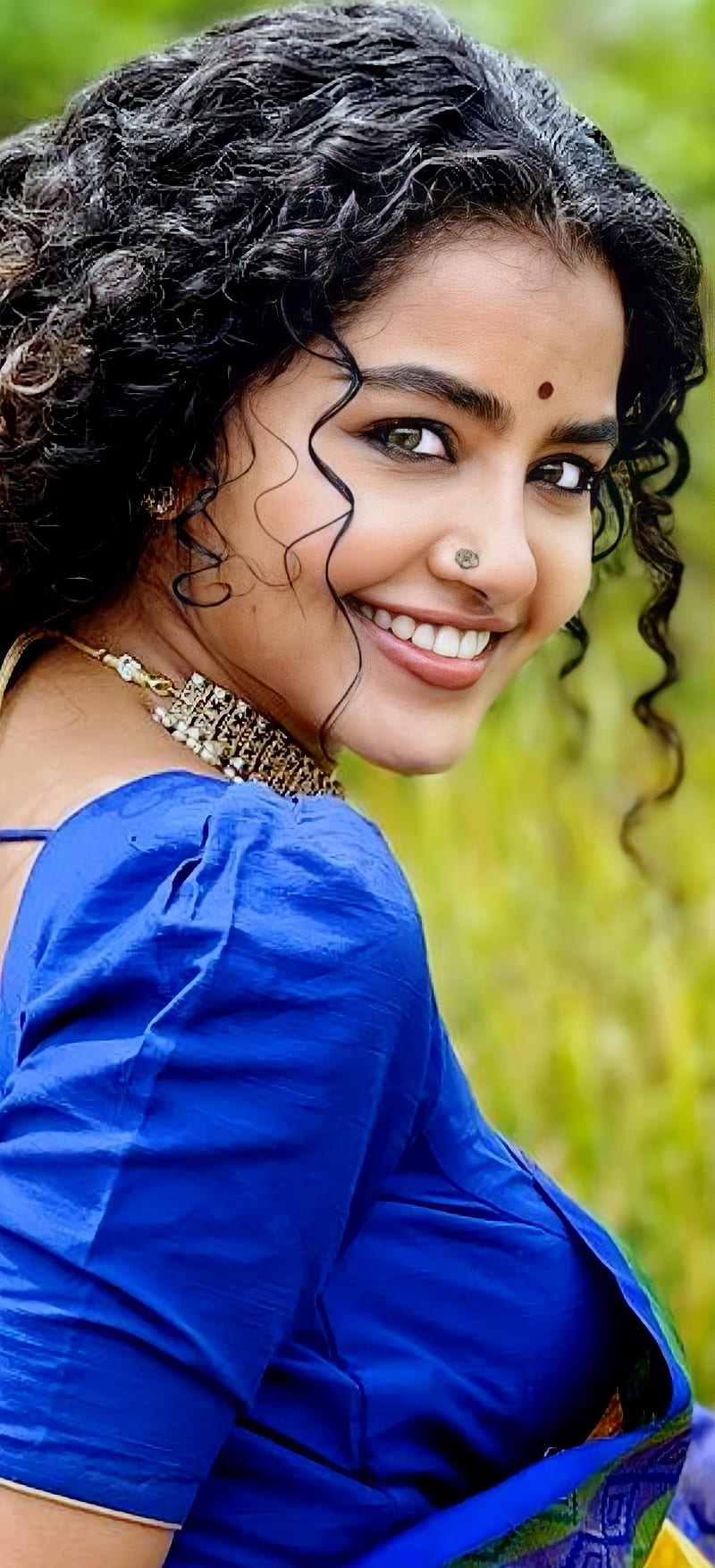 Anupamaparameswaran, actress, anupama, anupama parameswaran, malayalam actress, malayalam movie, telugu actress, telugu movie, HD phone wallpaper