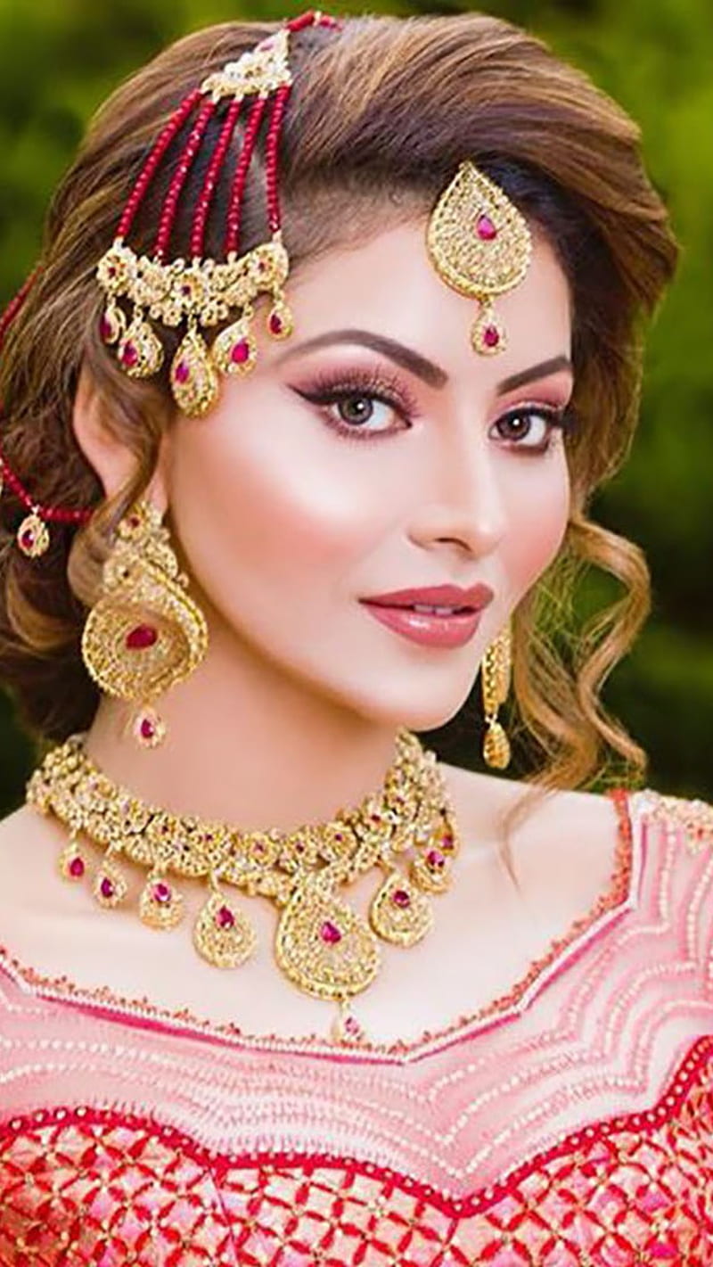 Urvashi Rautela Indian Look , model, woman, girl, diva, celebrity, bollywood, indian actress, bonito, actress, hot, urvashi rautela, indian look, HD phone wallpaper