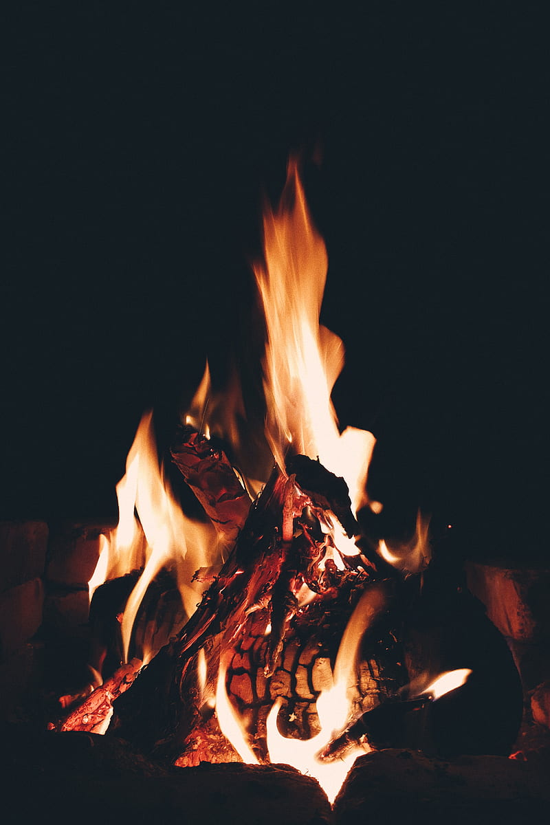 burning wood in black background, HD phone wallpaper