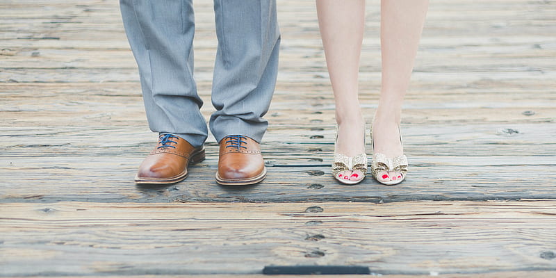 man wearing brown leather oxford shoes beside woman wearing gold open-toe sandals, HD wallpaper