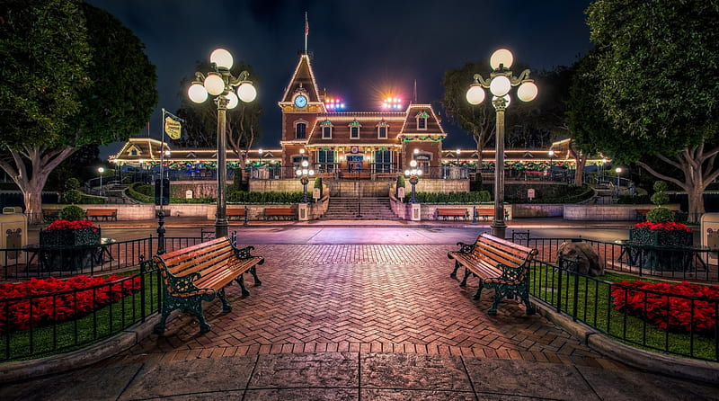 Beautiful Night Out, nice night, nice town, square, town square, HD wallpaper