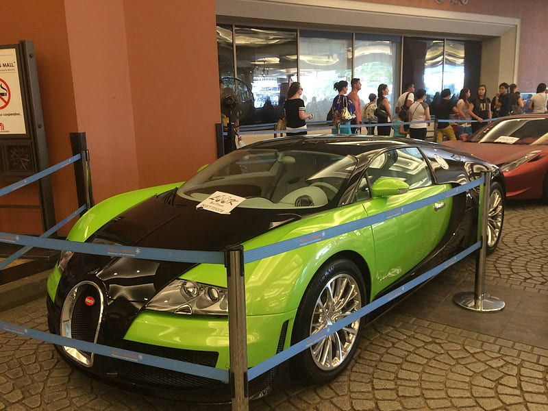 Unique Green Bugatti Veyron Super Sport Recreation from Dubai, HD wallpaper