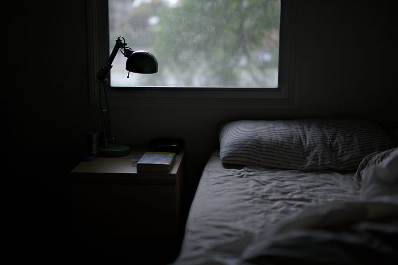 bed near task lamp, HD wallpaper