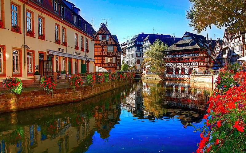 Strasbourg,France, architecture, pretty, wonderful, house, vase, clouds, flowers, beauty, strasbourg, reflection, italy, lovely, houses, town, buildings, sky, trees, building, water, restaurant, vases, france, red, colorful, canal, bonito, venice, leaves, city, bridge, river, blue, hotel, view, colors, spring, peaceful, nature, HD wallpaper