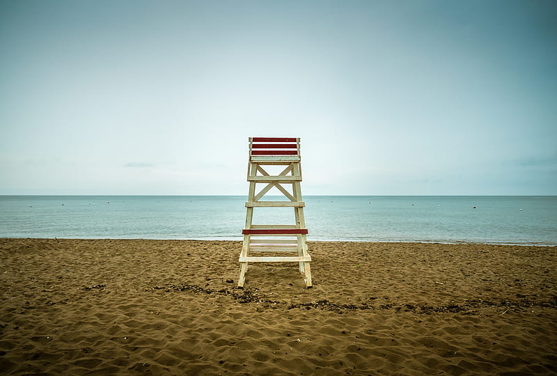 beige wooden lifeguard seat on shore, HD wallpaper