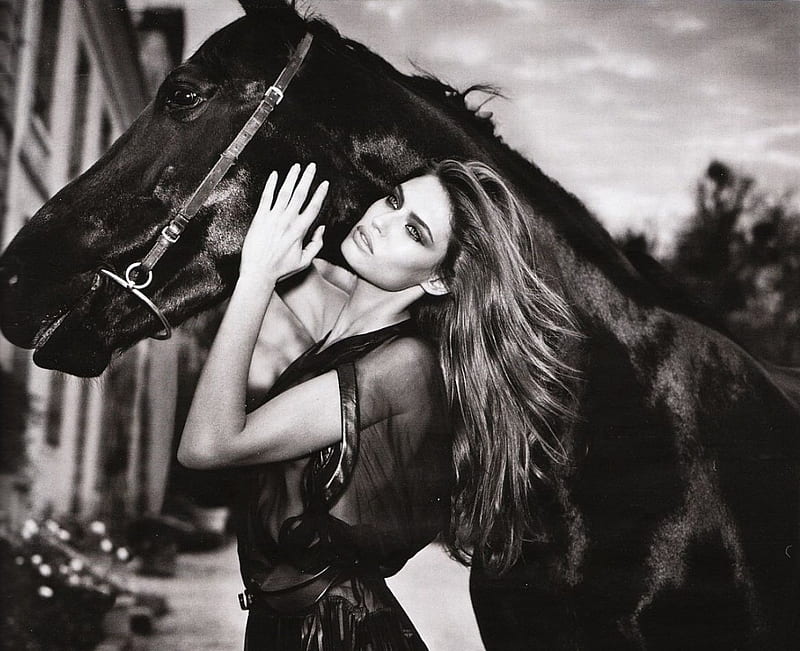 Cowgirl~Bianca Balti, Bianca Balti, Brunette, cowgirl, black and white, horse, HD wallpaper