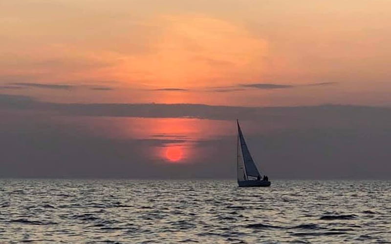 Sailboat at Sunset, sunset, yacht, sailboat, sea, Latvia, HD wallpaper