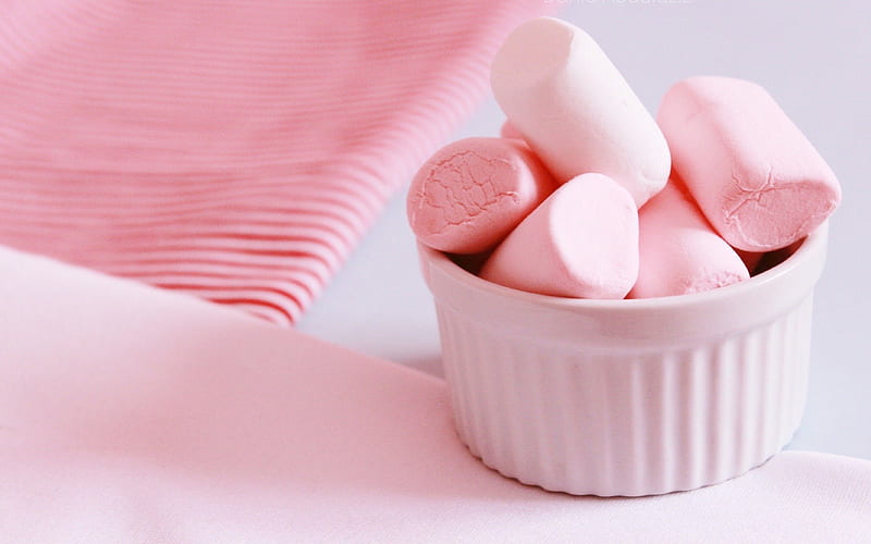 Immagini Stock - Dolci Marshmallow Su Sfondo Rosa. Sfondo Dolce Marshmallow..  Image 204736238